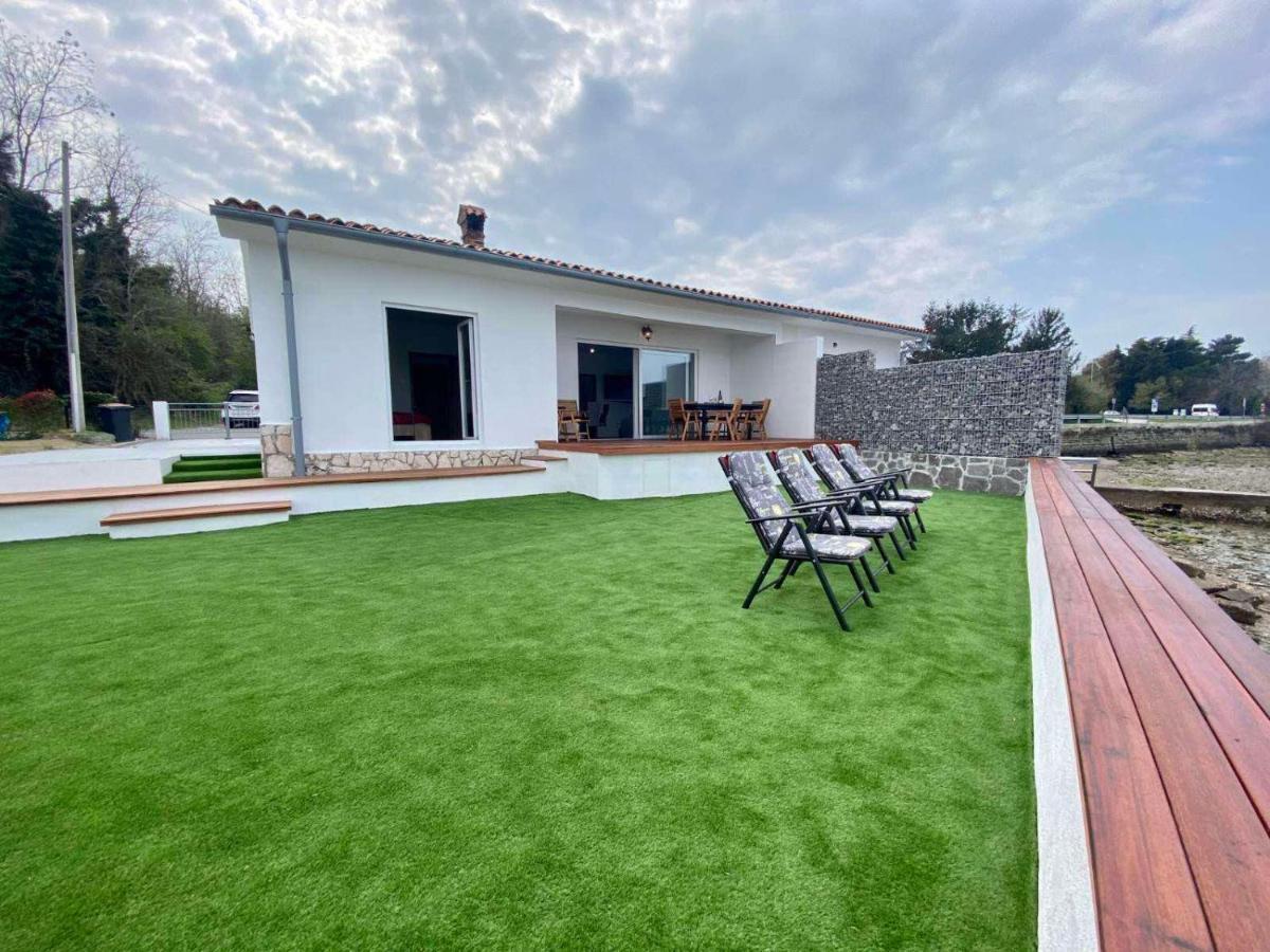 Villa Olga - Uniqe House With Private Beach Ancarano Esterno foto