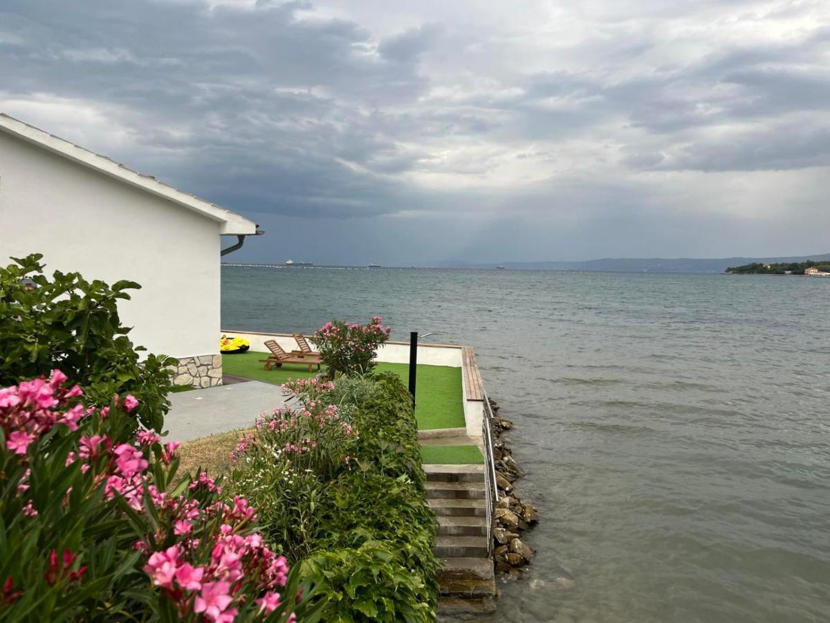 Villa Olga - Uniqe House With Private Beach Ancarano Esterno foto